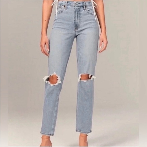 Abercrombie & Fitch Denim - Abercrombie & Fitch The Dad High Rise Light Wash Distressed Jeans Women 4 Blue